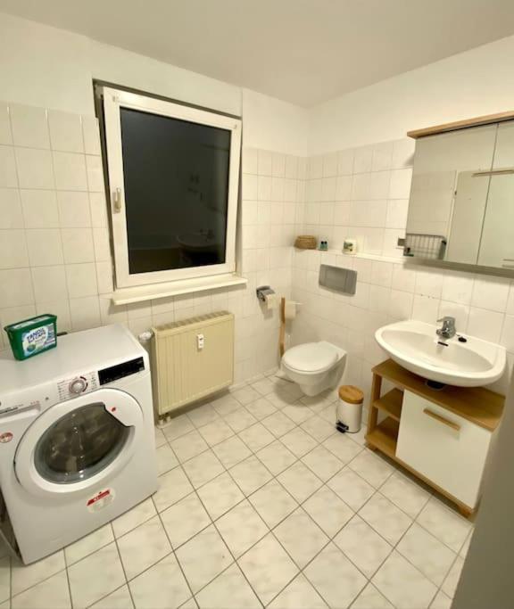 Stilvolle Ferienwohnung Mit Stellplatz Wlan Free Netflix Naehe Bahnhof 츠비카우 외부 사진
